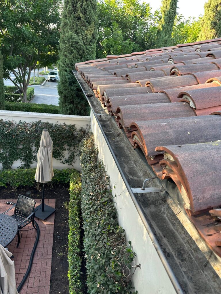 Benefits of Frequent Gutter cleaning