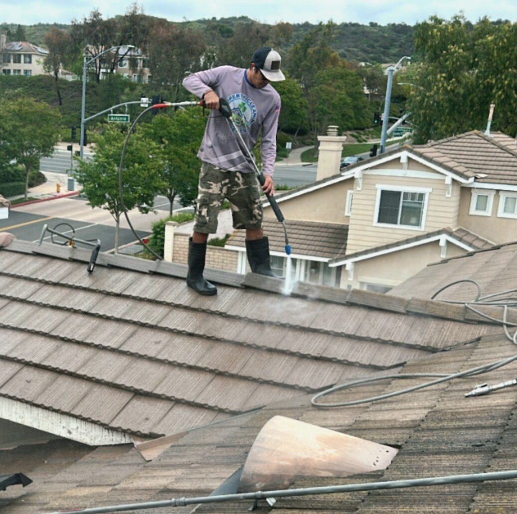 Pressure Washing Rancho Santa Margarita roofs